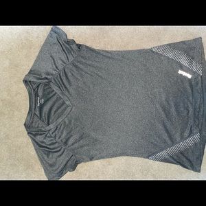 Reebok Gray Women’s Workout V-Neck Tee Size S